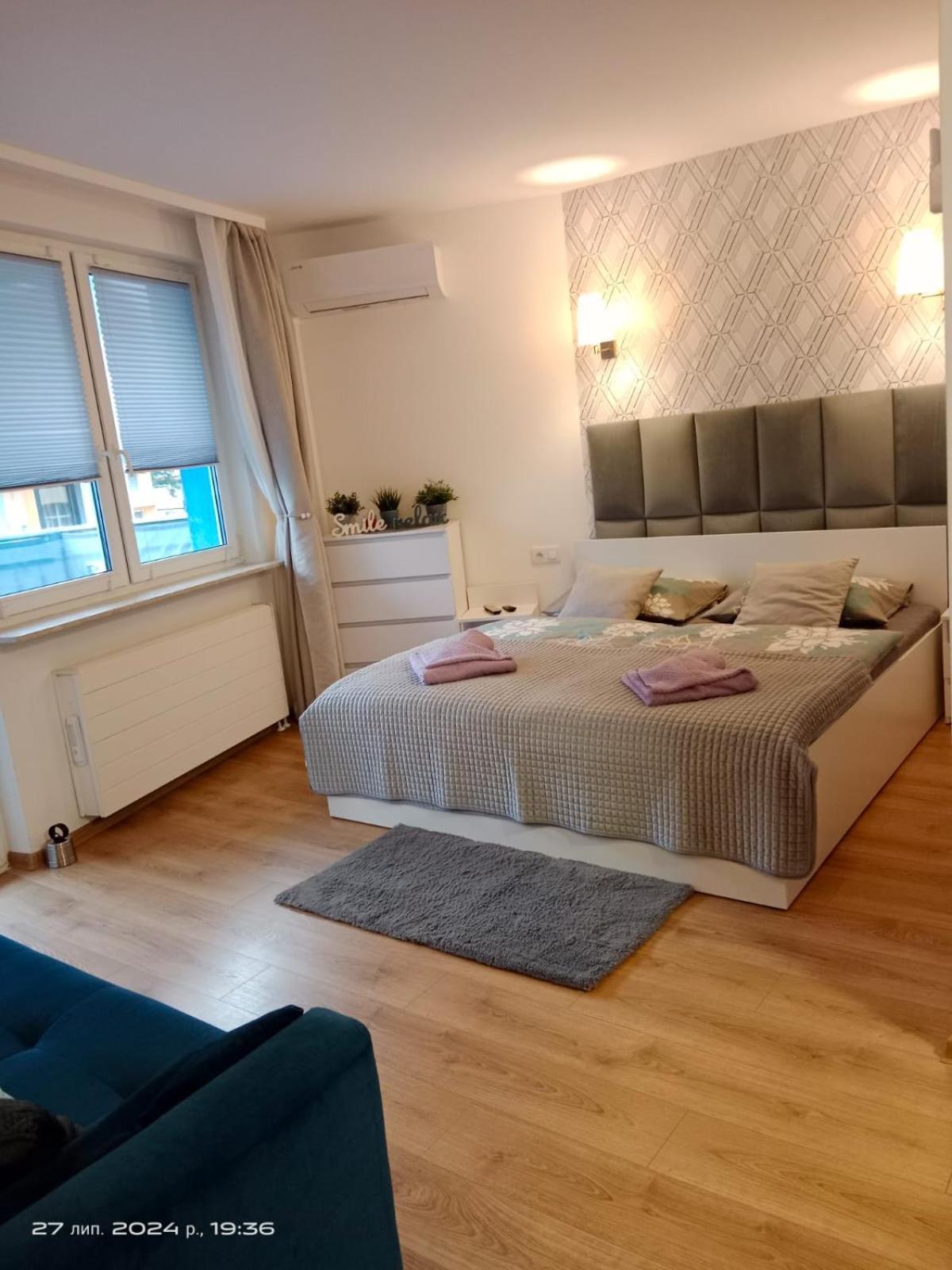 Arya Apartment